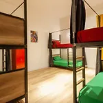 Hostel The Yard Katania
