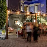 The Yard بيت شباب *
