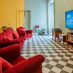 The Yard بيت شباب كاتانيا