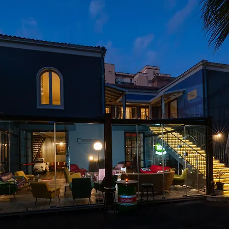 The Yard بيت شباب *