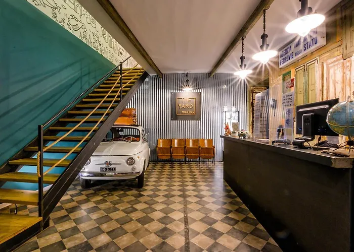 Hostel The Yard Katania